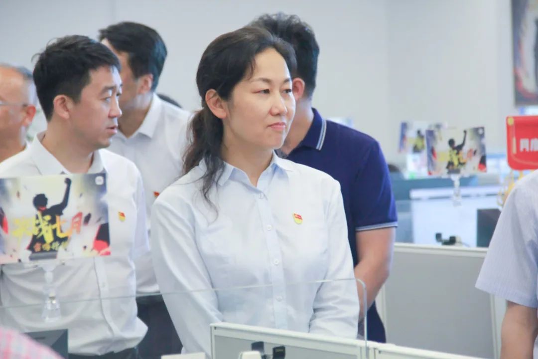 【園區(qū)要聞】市政協(xié)副主席、行政審批局局長宋紅敏帶領(lǐng)考察團(tuán)一行參觀支點(diǎn)匯智國際中心